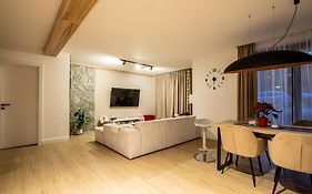 Apartski